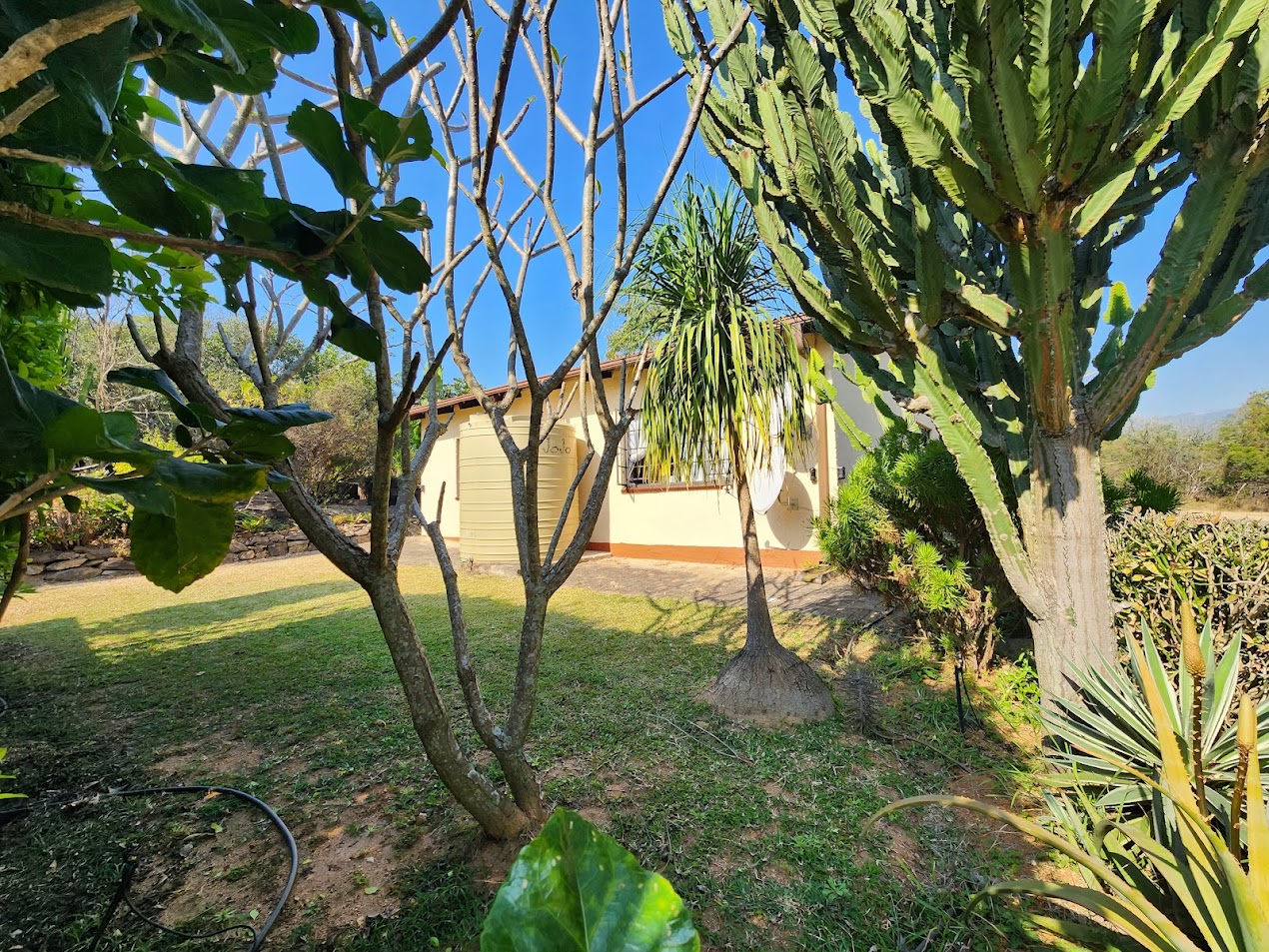 22-Hectare Self-Sufficient Estate – A Private Village with Excellent Rental Income