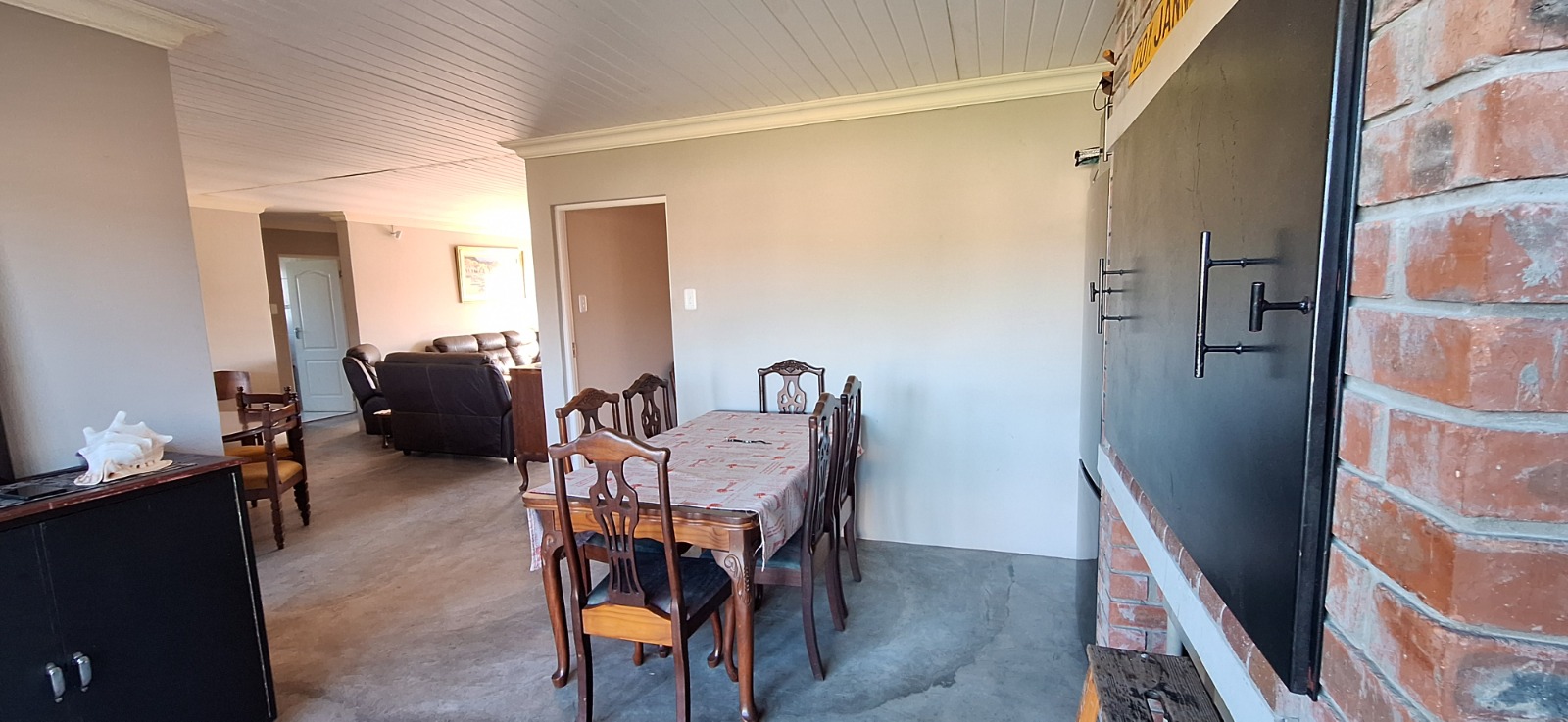 21 – 90_5f568a8874524749b007100cd44618da Eksklusiewe gesinswoning wat grens aan ‘n groengordel – gemak, ruimte en privaatheid in Albertinia
