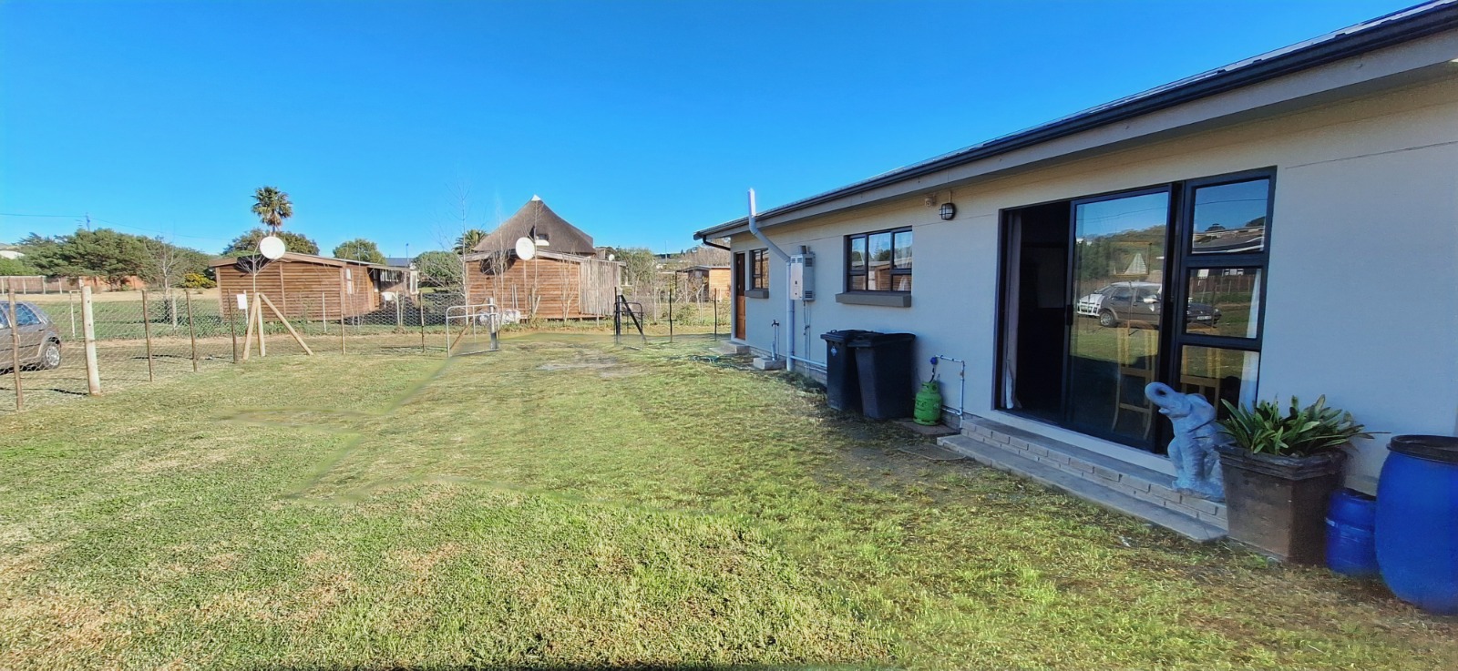 26 – 90_cc830190cac14a038a61d146436b4989 Eksklusiewe gesinswoning wat grens aan ‘n groengordel – gemak, ruimte en privaatheid in Albertinia