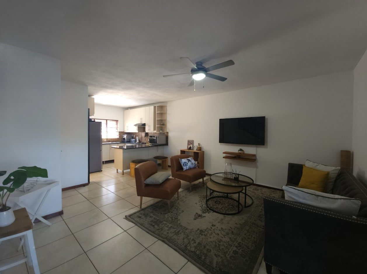 Townhouse in a sought-after, well-located complex.