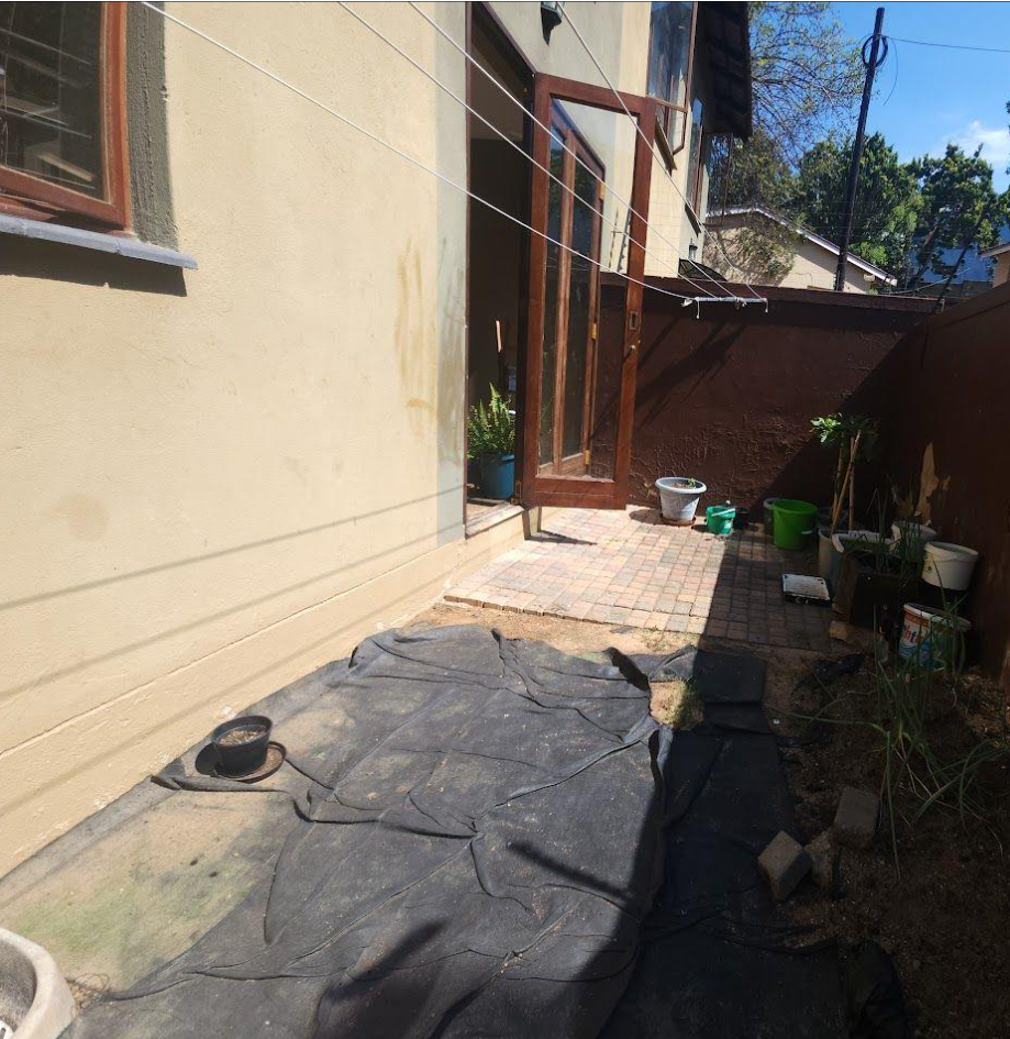 Townhouse in a sought-after, well-located complex.
