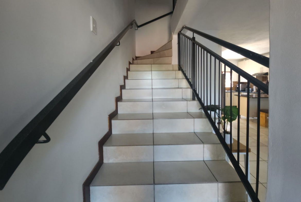 Townhouse in a sought-after, well-located complex.