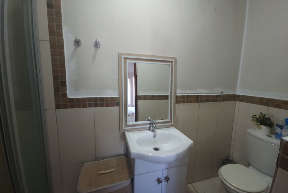 Townhouse in a sought-after, well-located complex.