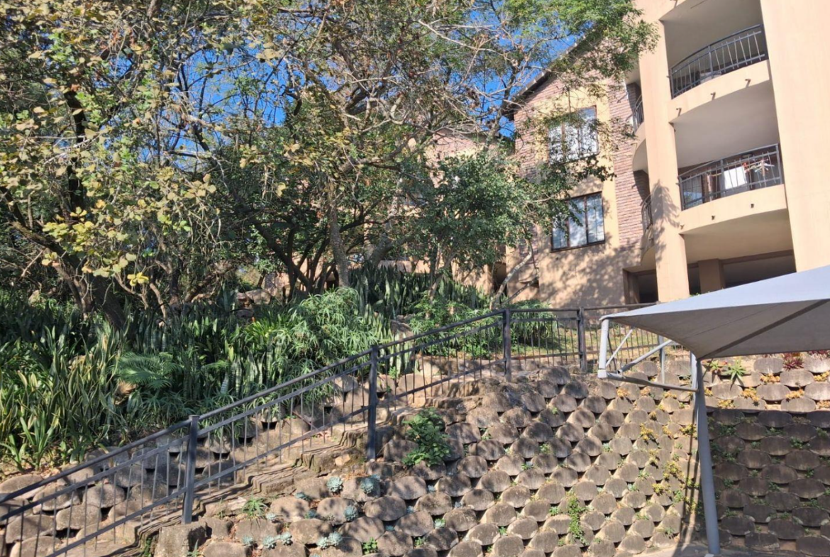 Popular Hillside Manor – Investment Opportunity