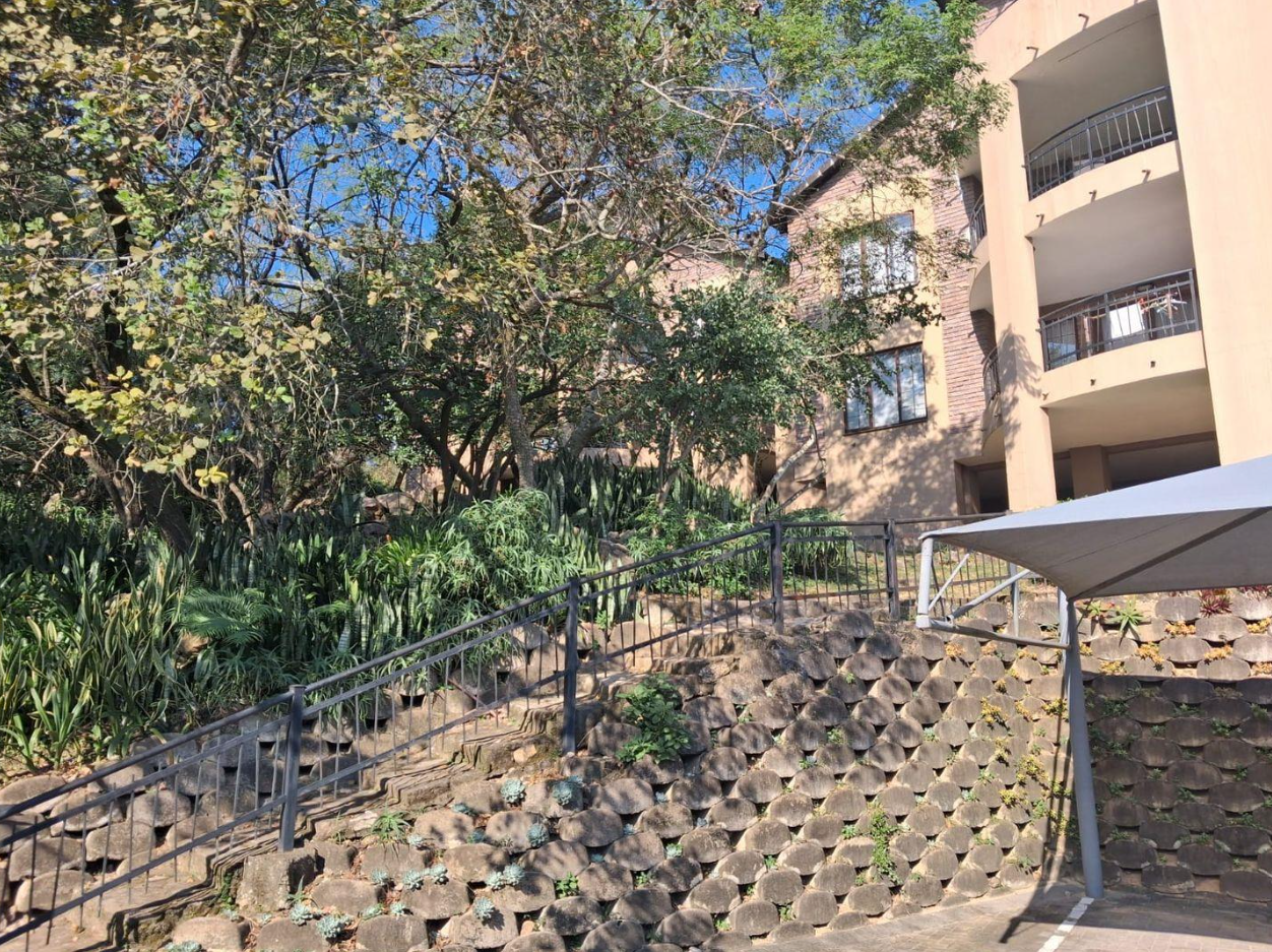 Popular Hillside Manor – Investment Opportunity