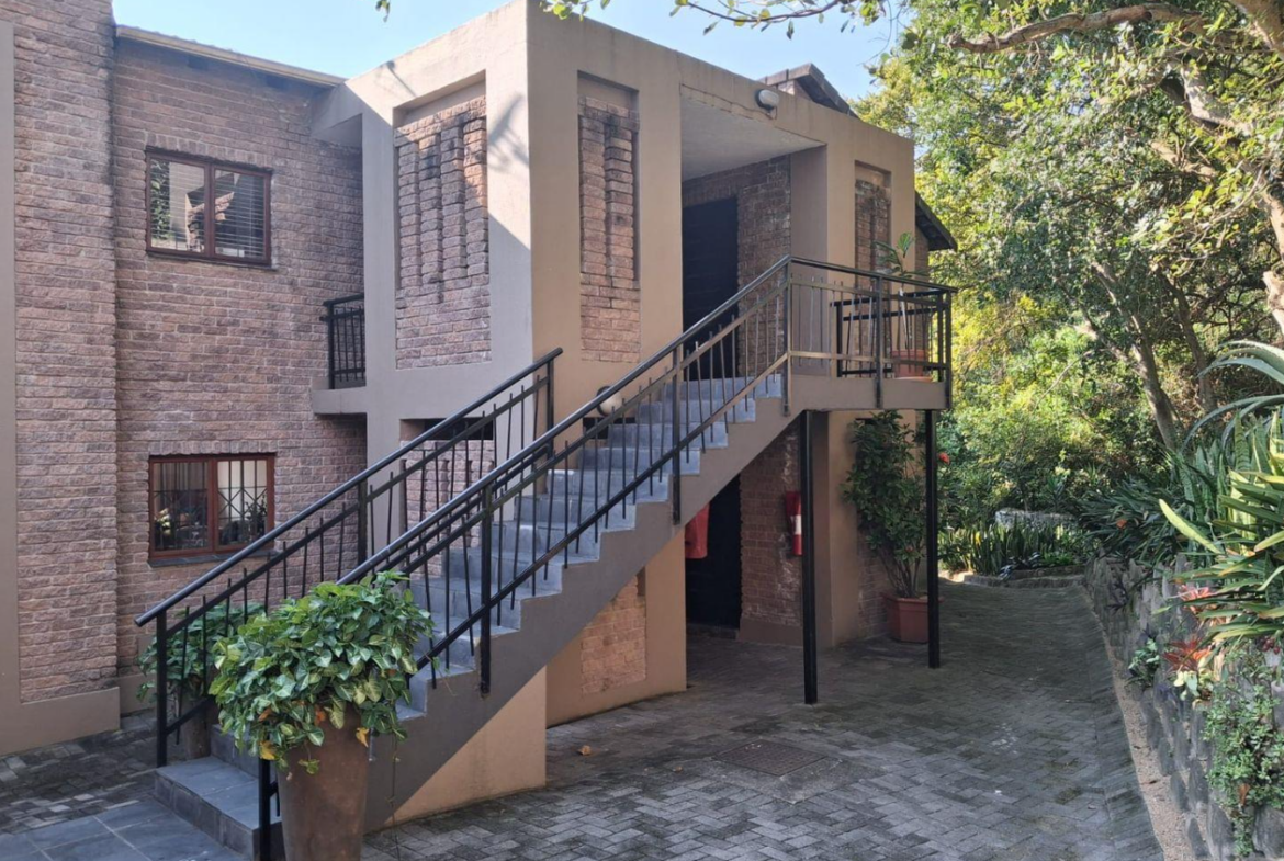 Popular Hillside Manor – Investment Opportunity