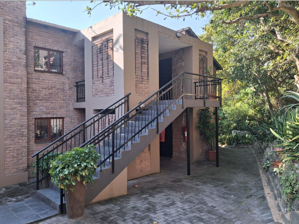 Popular Hillside Manor – Investment Opportunity