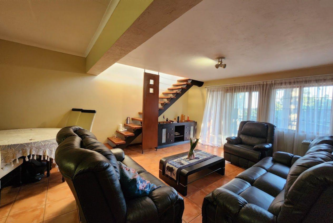 Popular Hillside Manor – Investment Opportunity