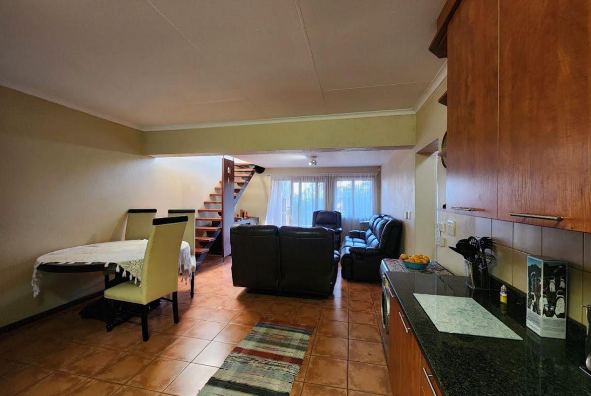Popular Hillside Manor – Investment Opportunity