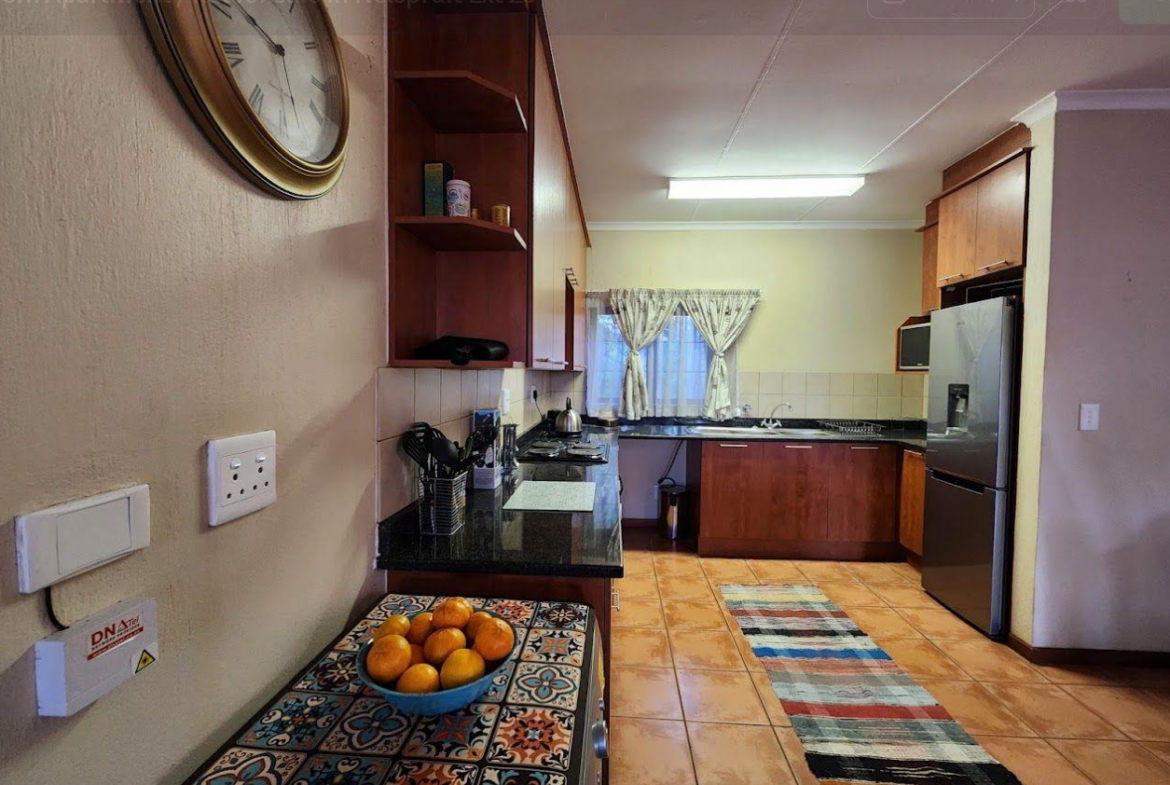 Popular Hillside Manor – Investment Opportunity
