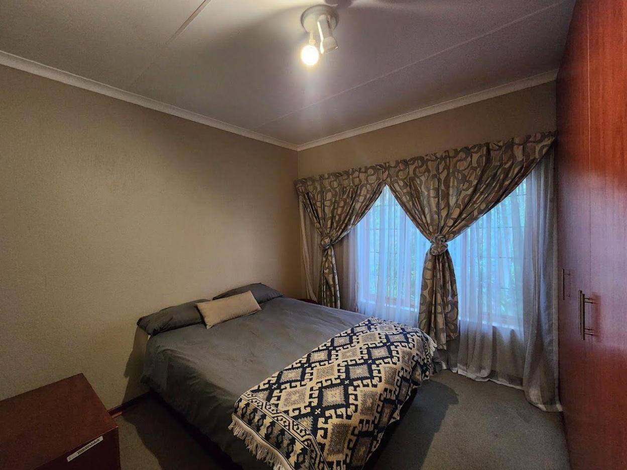 Popular Hillside Manor – Investment Opportunity