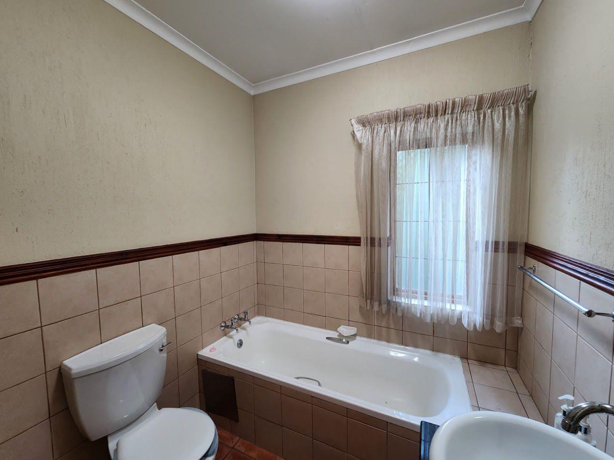 Popular Hillside Manor – Investment Opportunity