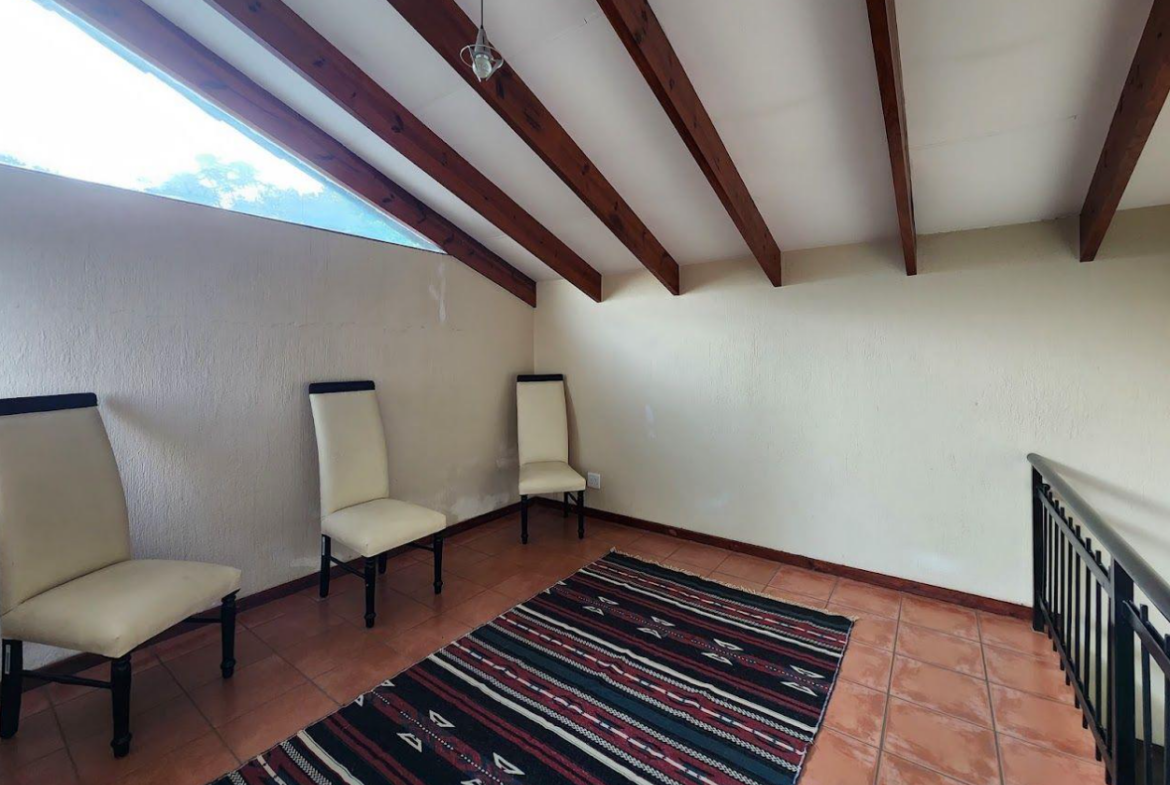 Popular Hillside Manor – Investment Opportunity