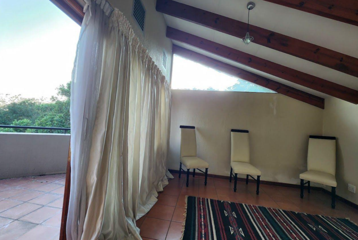 Popular Hillside Manor – Investment Opportunity