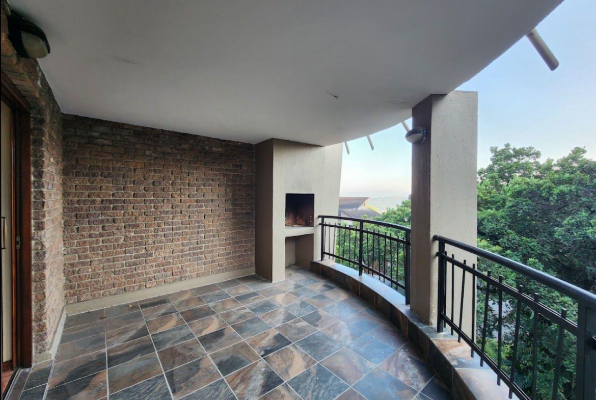 Popular Hillside Manor – Investment Opportunity