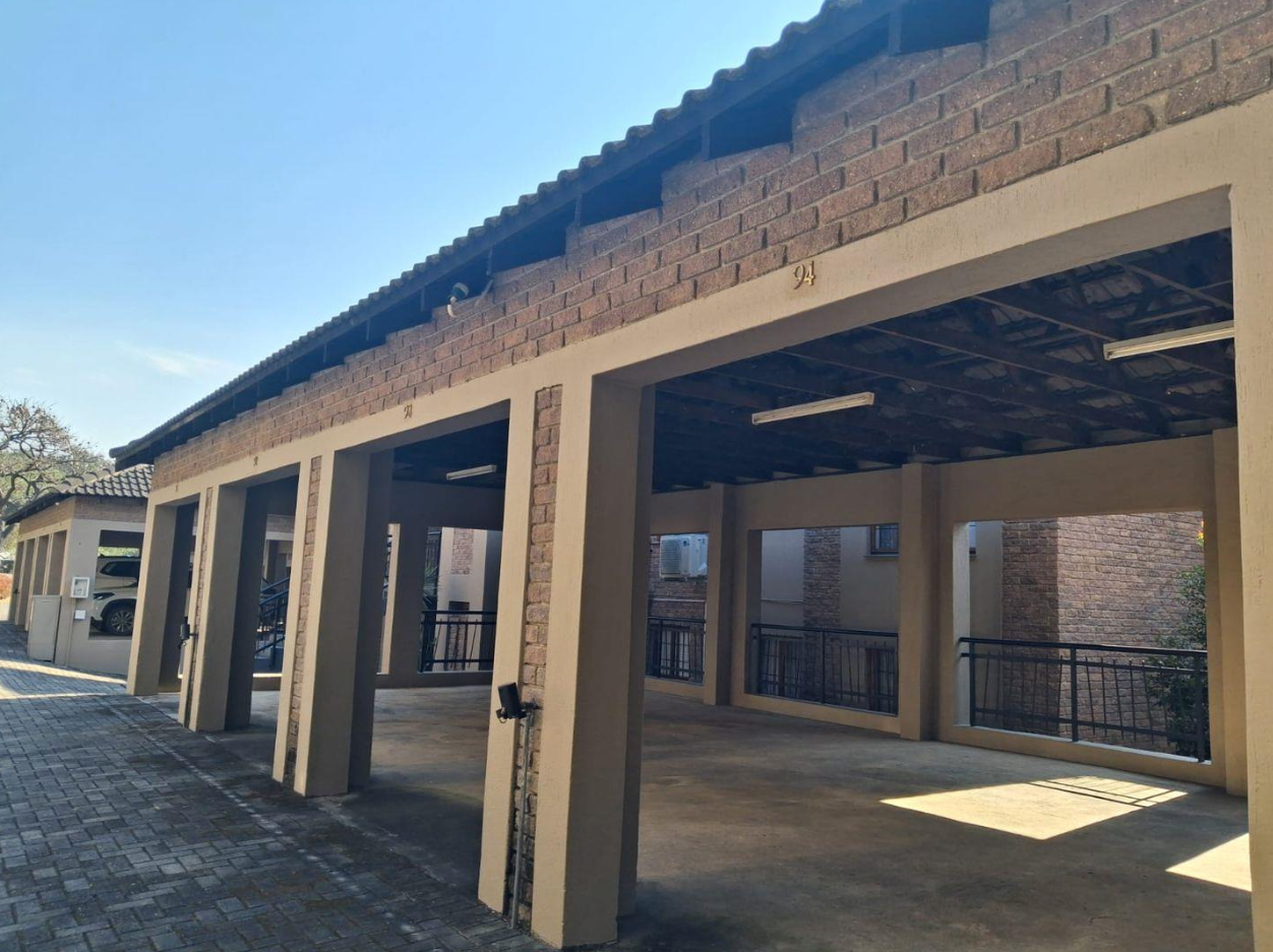 Popular Hillside Manor – Investment Opportunity
