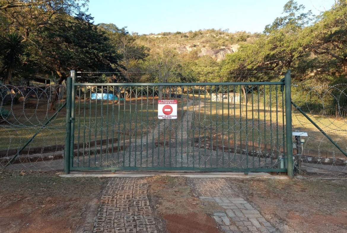 A Rare Opportunity – 5 Hectares of Country Living Close to Town