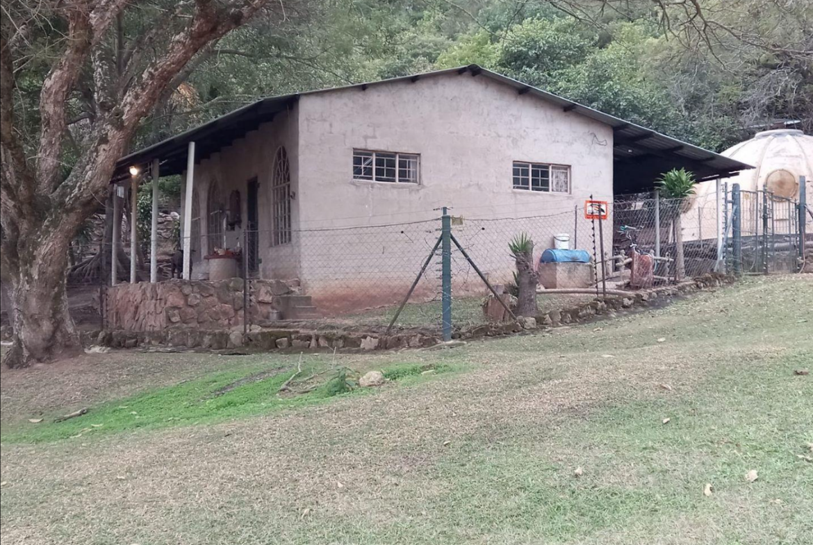 A Rare Opportunity – 5 Hectares of Country Living Close to Town