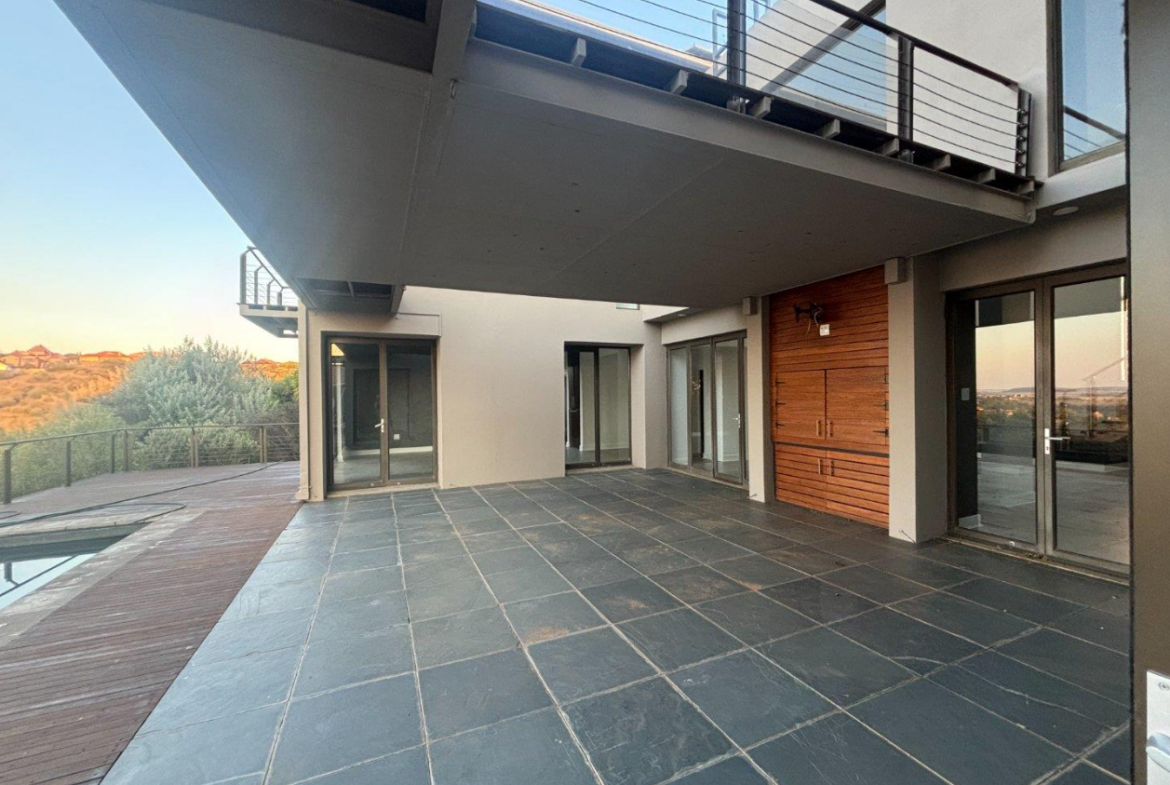 Perfect views of nature and luxury open-plan living