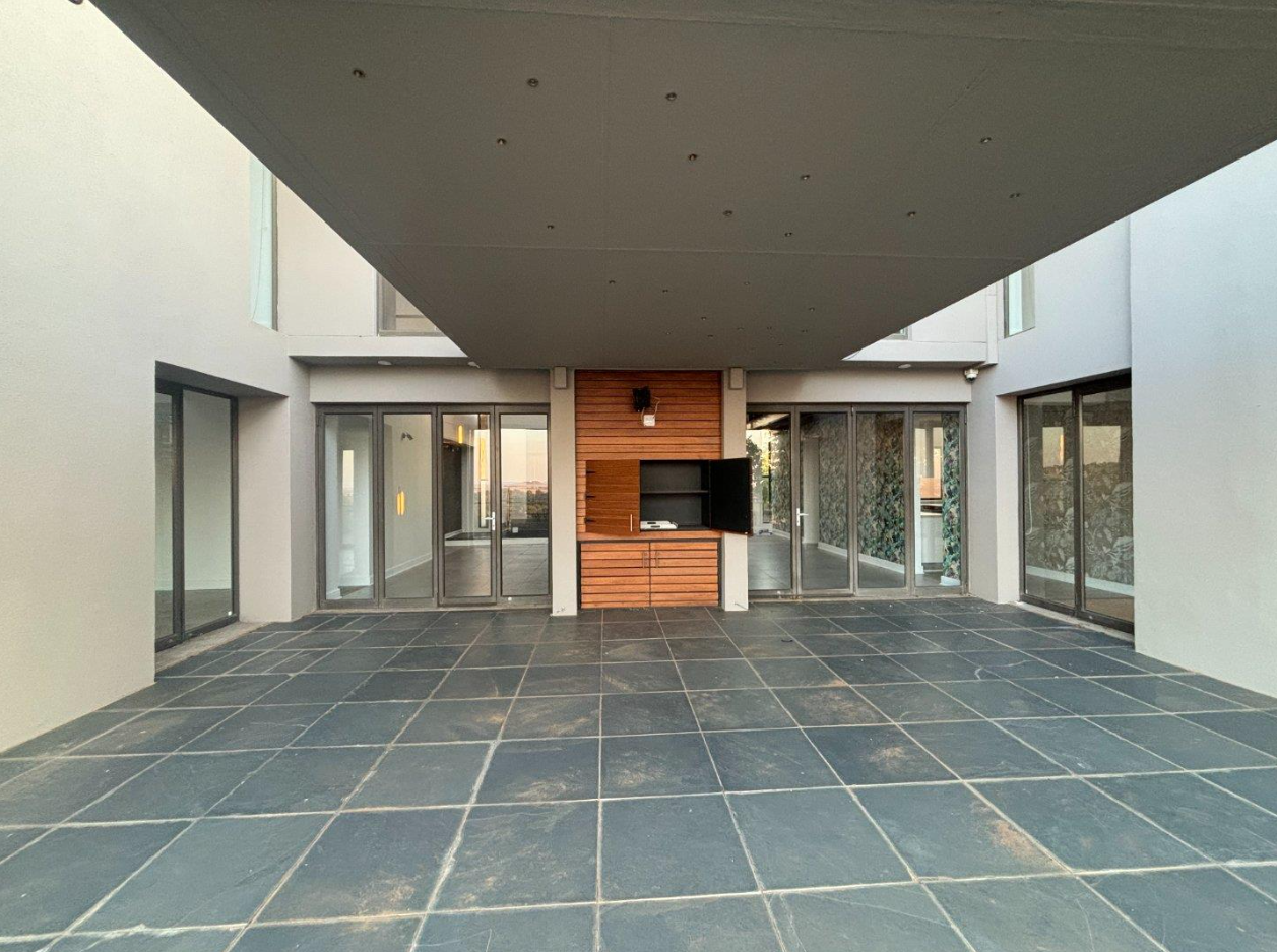 Perfect views of nature and luxury open-plan living
