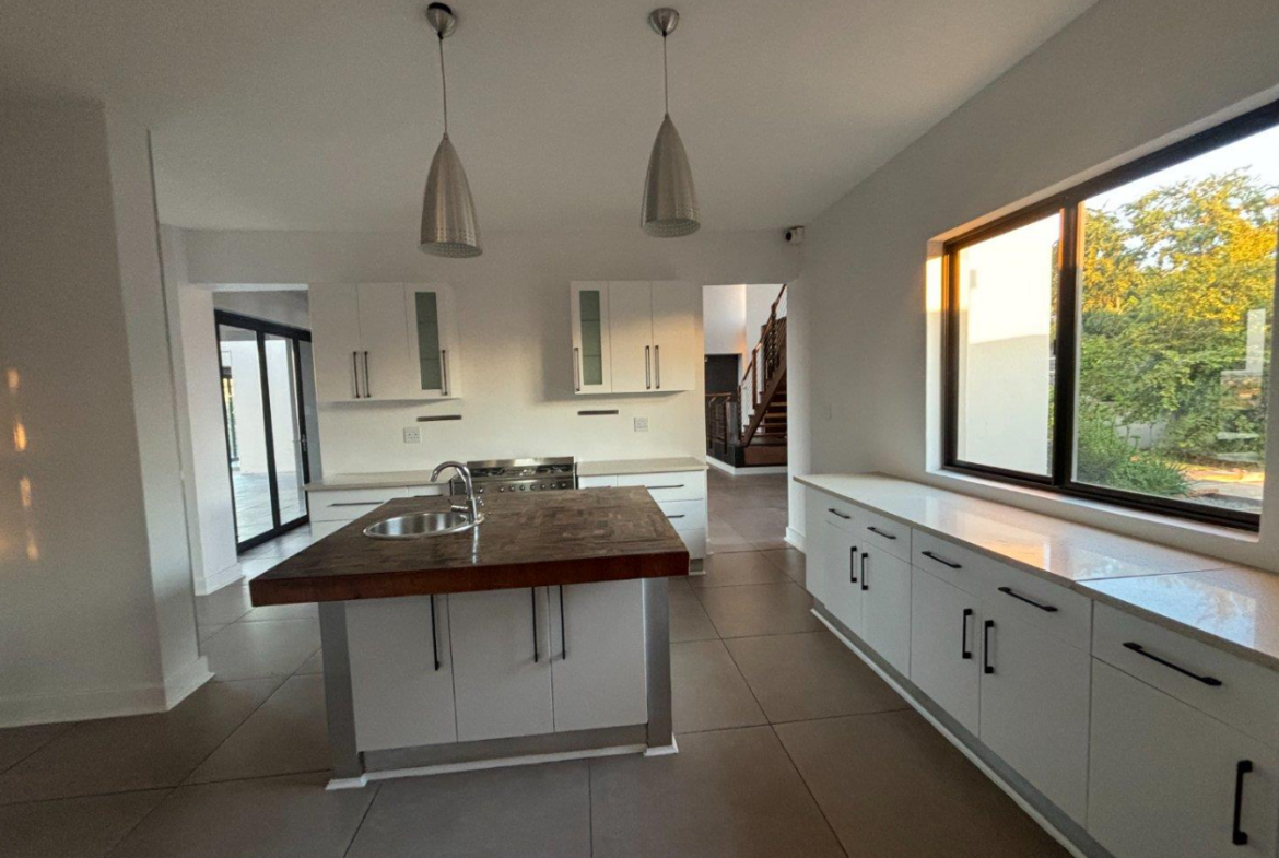 Perfect views of nature and luxury open-plan living
