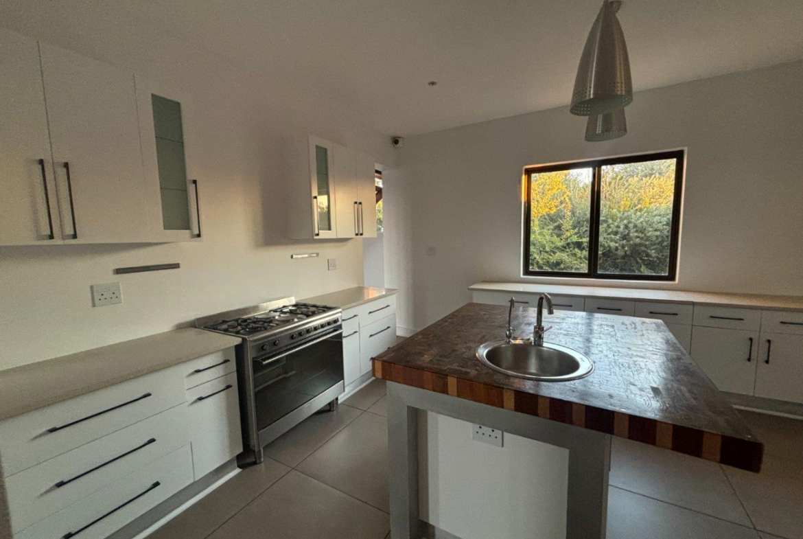 Perfect views of nature and luxury open-plan living
