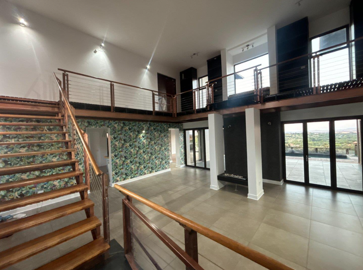 Perfect views of nature and luxury open-plan living