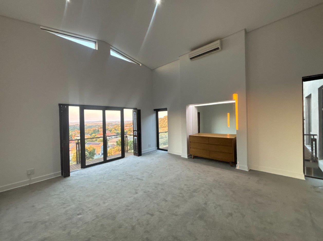 Perfect views of nature and luxury open-plan living