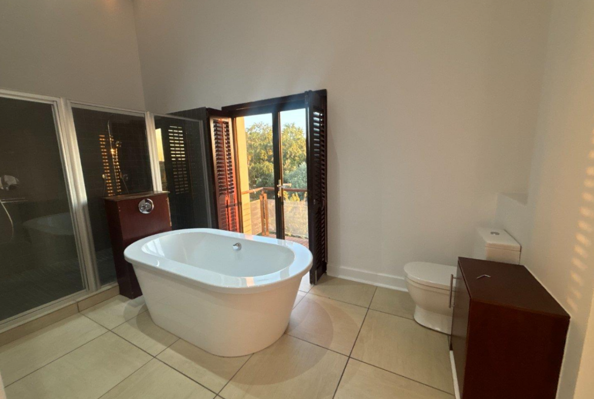 Perfect views of nature and luxury open-plan living