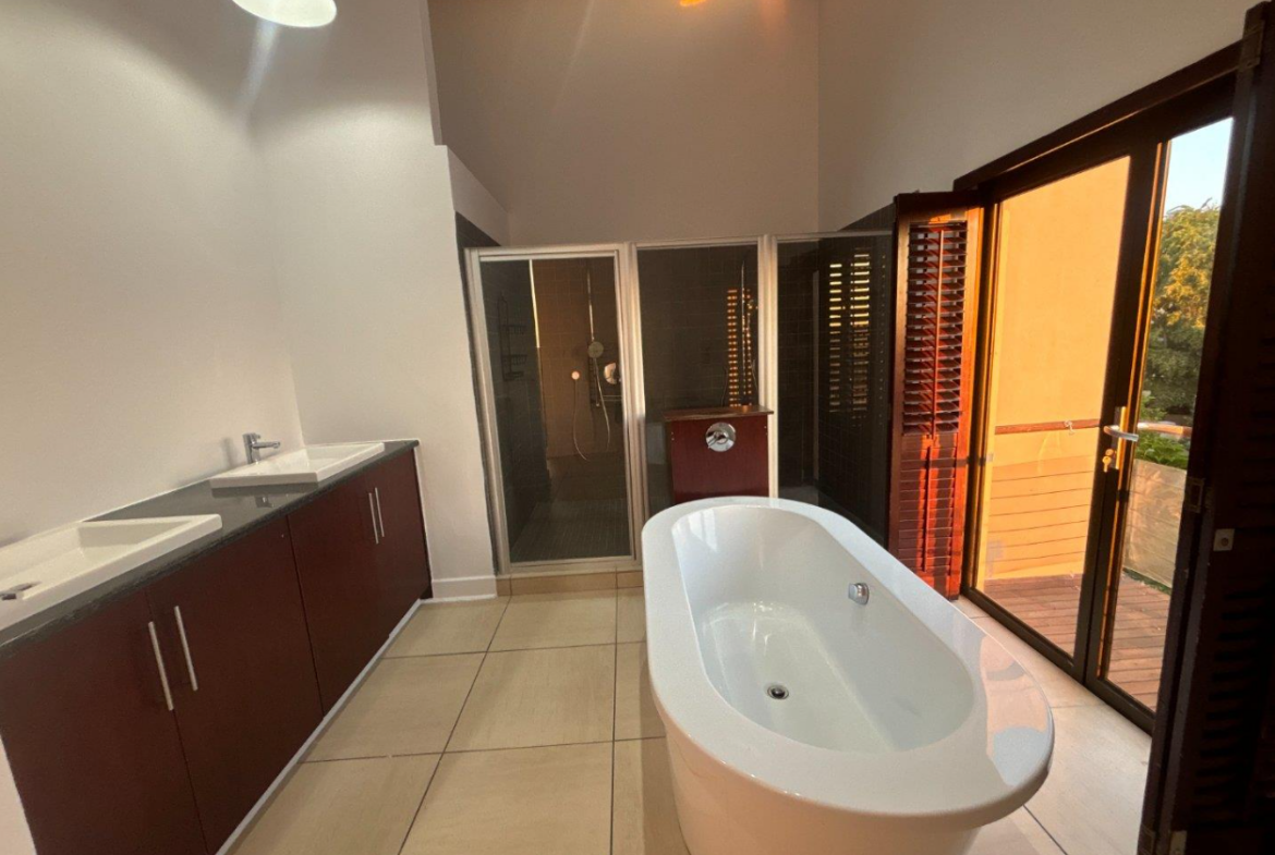 Perfect views of nature and luxury open-plan living