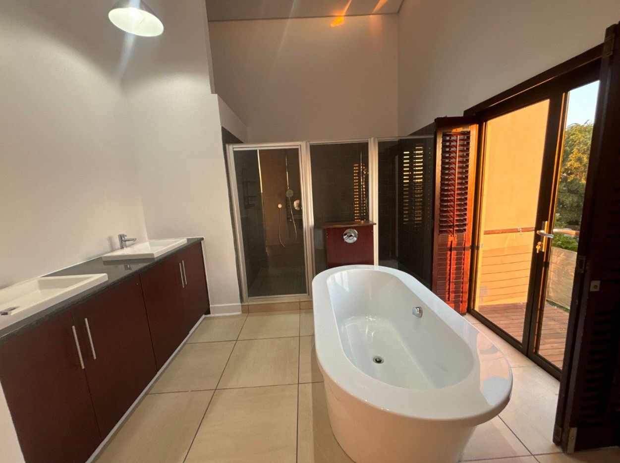 Perfect views of nature and luxury open-plan living