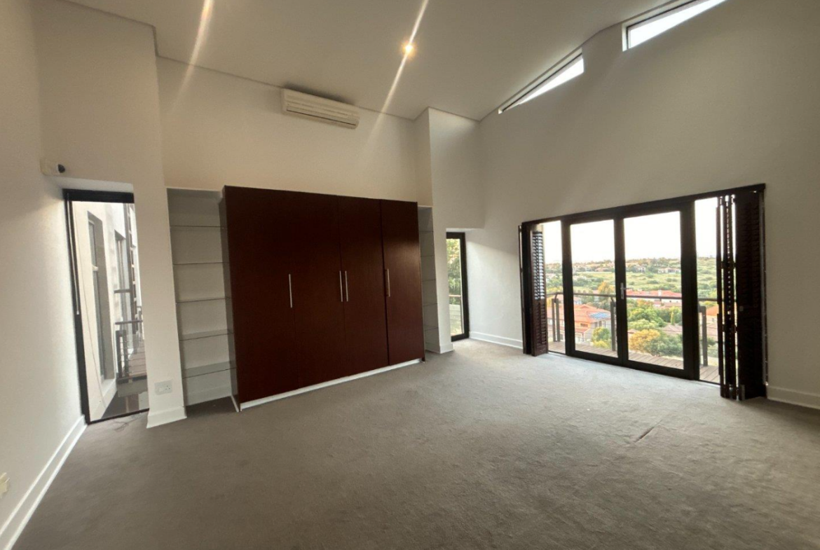 Perfect views of nature and luxury open-plan living
