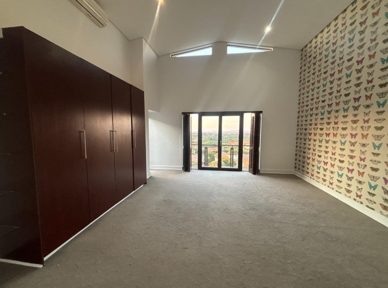 Perfect views of nature and luxury open-plan living