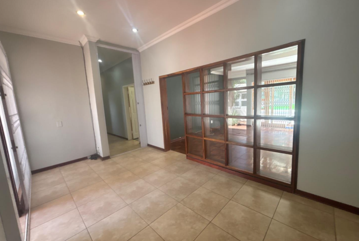 Well-maintained family home with large flatlet