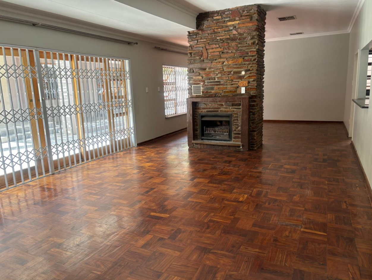 Well-maintained family home with large flatlet