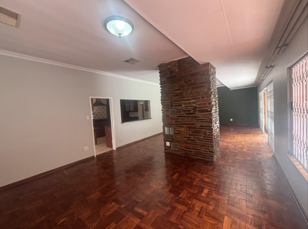 Well-maintained family home with large flatlet