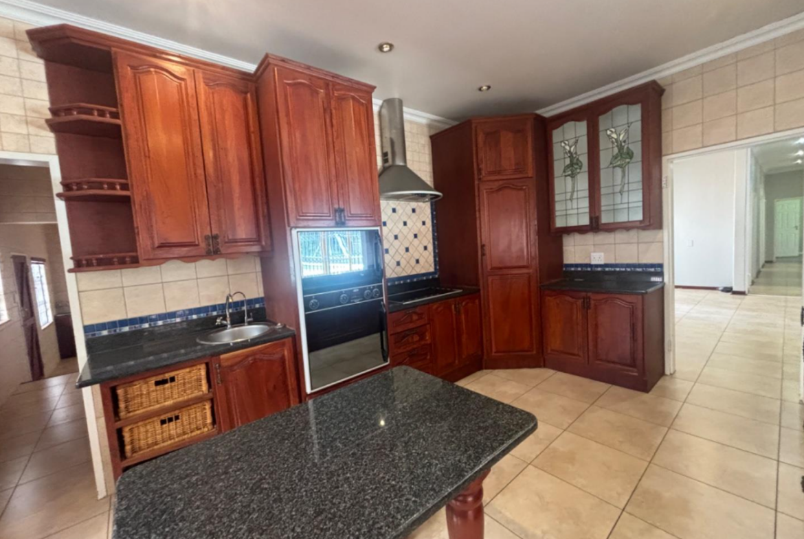 Well-maintained family home with large flatlet