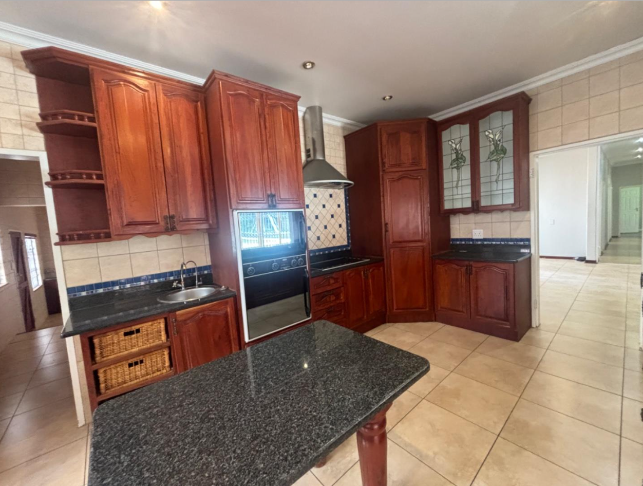 Well-maintained family home with large flatlet