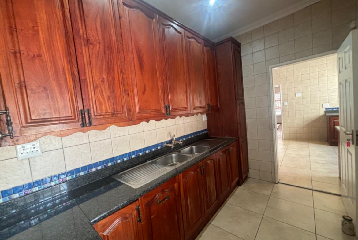 Well-maintained family home with large flatlet