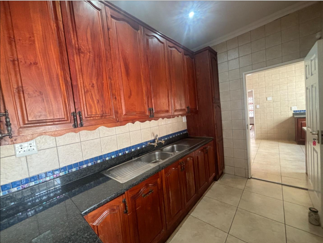 Well-maintained family home with large flatlet