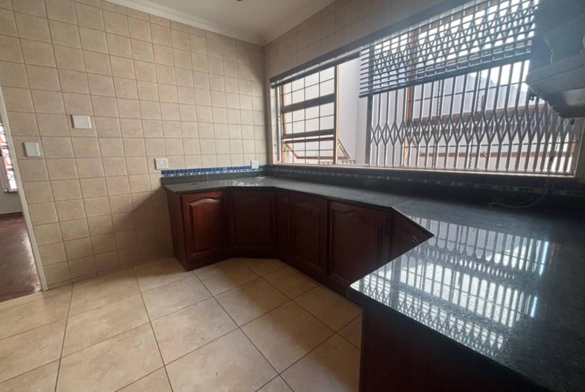 Well-maintained family home with large flatlet