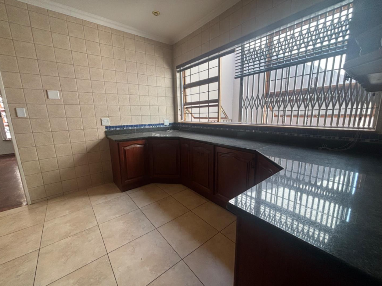 Well-maintained family home with large flatlet