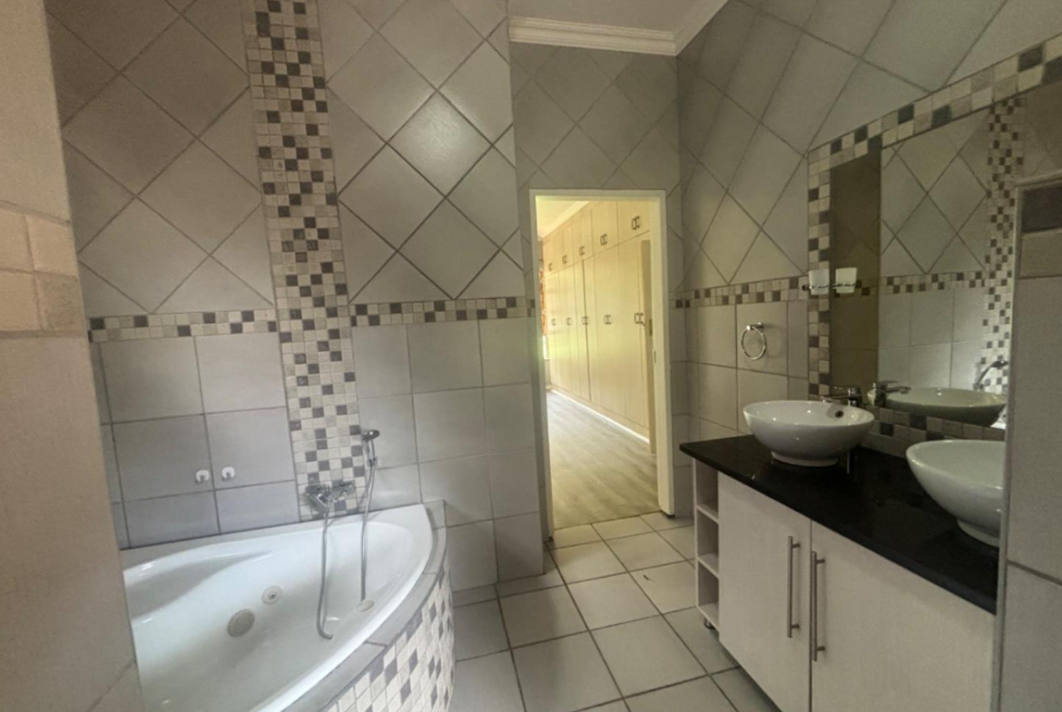 Well-maintained family home with large flatlet