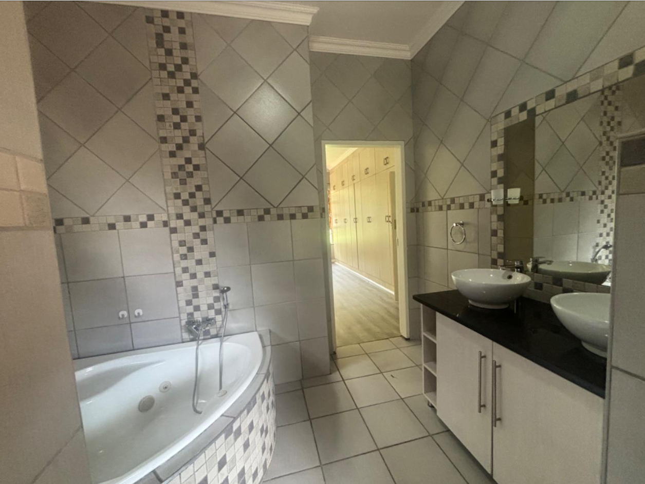 Well-maintained family home with large flatlet