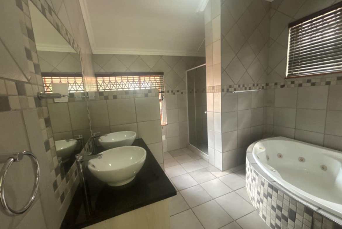 Well-maintained family home with large flatlet