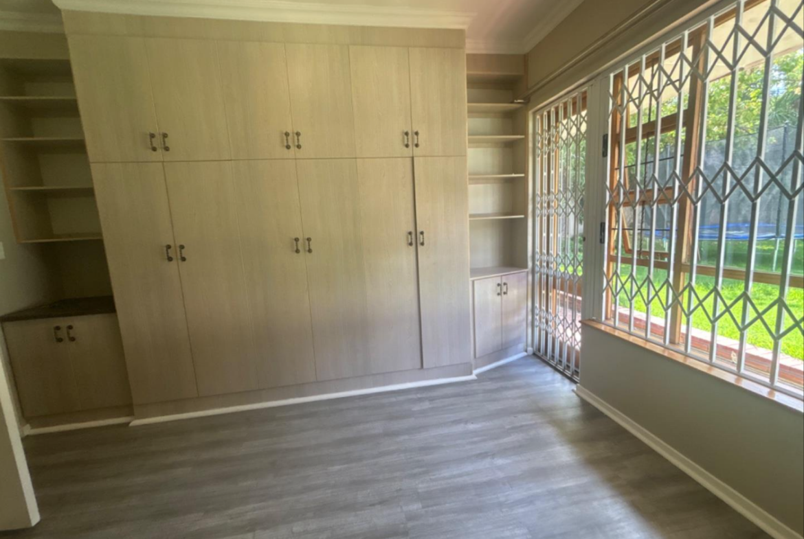 Well-maintained family home with large flatlet
