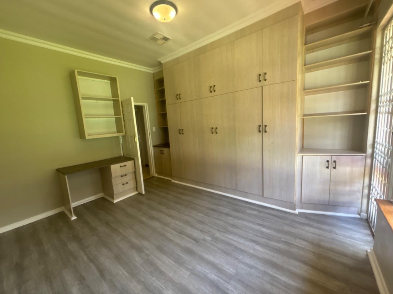Well-maintained family home with large flatlet