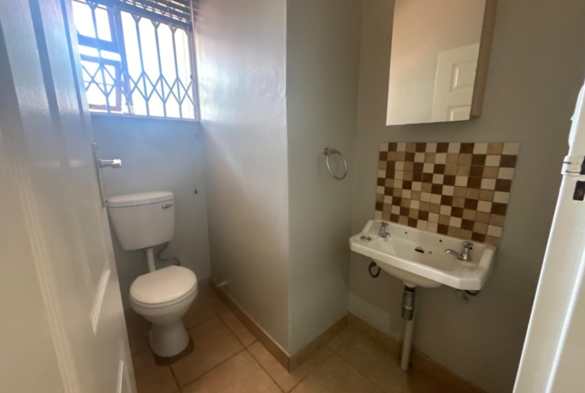 Well-maintained family home with large flatlet