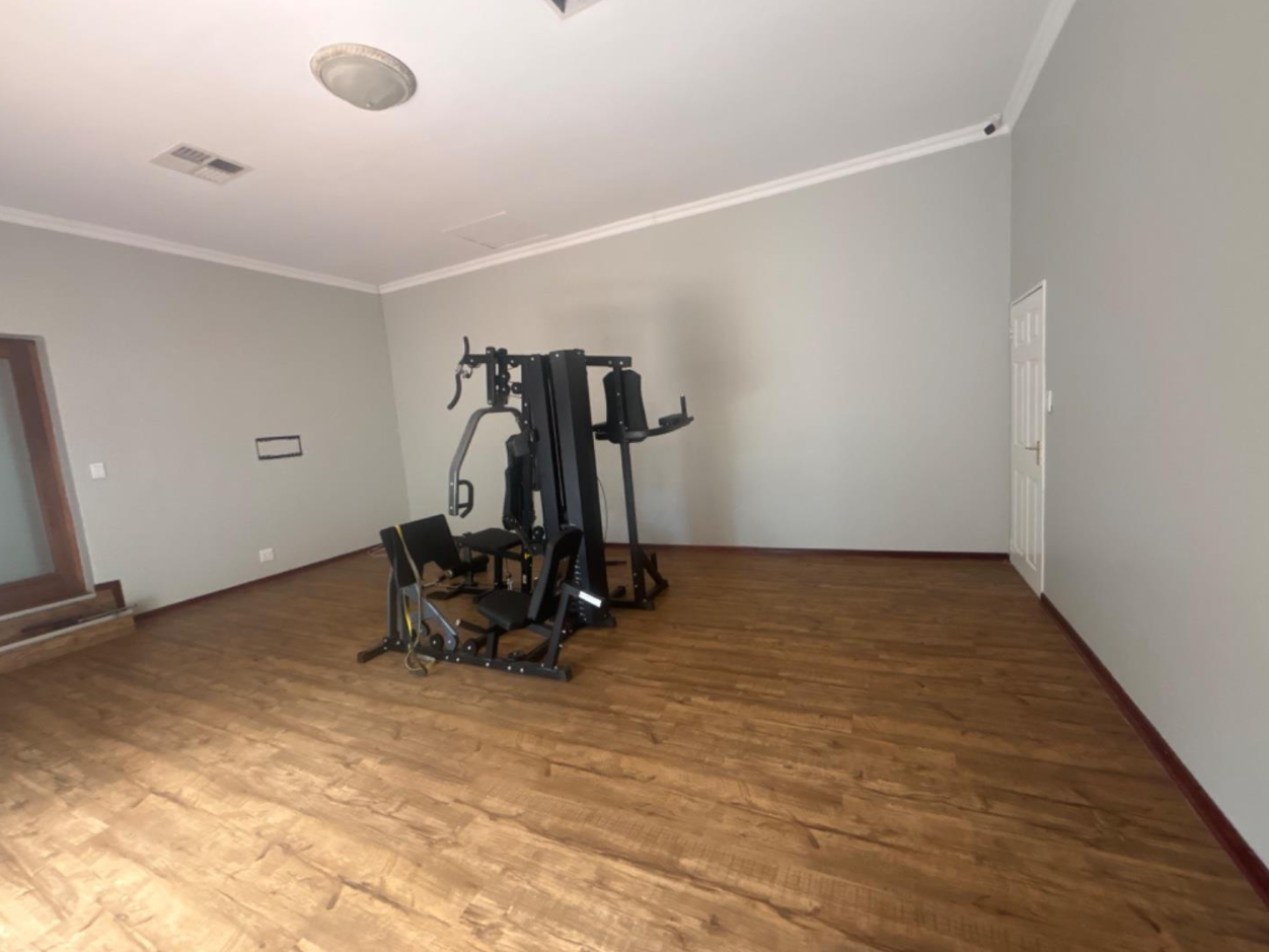 Well-maintained family home with large flatlet