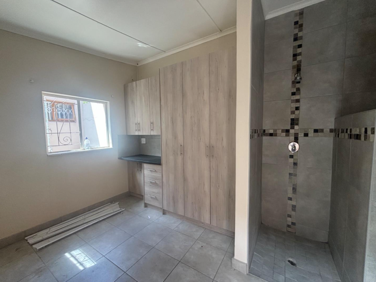 Well-maintained family home with large flatlet